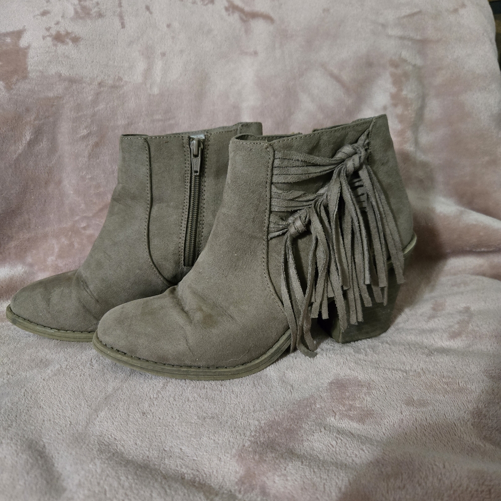 Stylish Fringe Ankle Boots - Grey